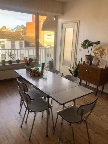 Table pliable en formica + cinq chaises, Maison & Meubles, Tables | Tables à manger, Cinq personnes ou plus, Vintage, 50 à 100 cm