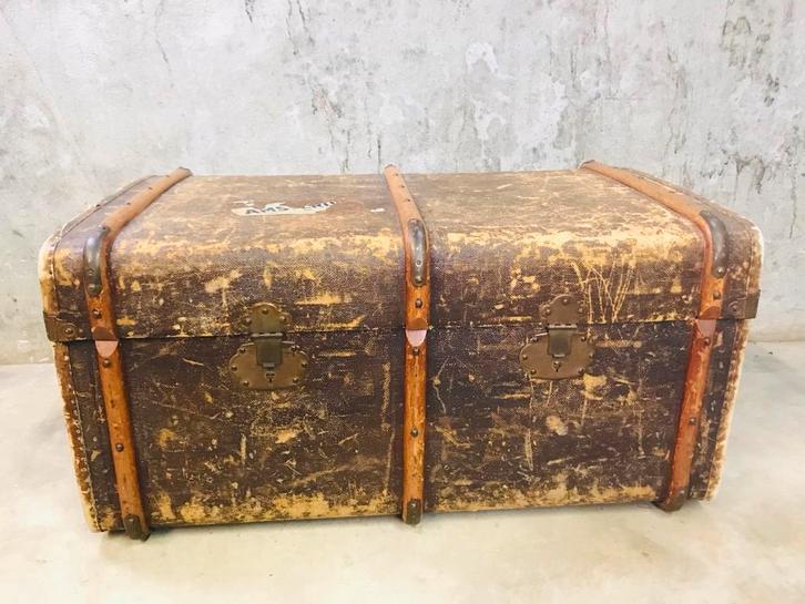 Antieke landelijke hutkoffer/ dekenkist - salontafel., Huis en Inrichting, Woonaccessoires | Kisten, Gebruikt, Minder dan 50 cm