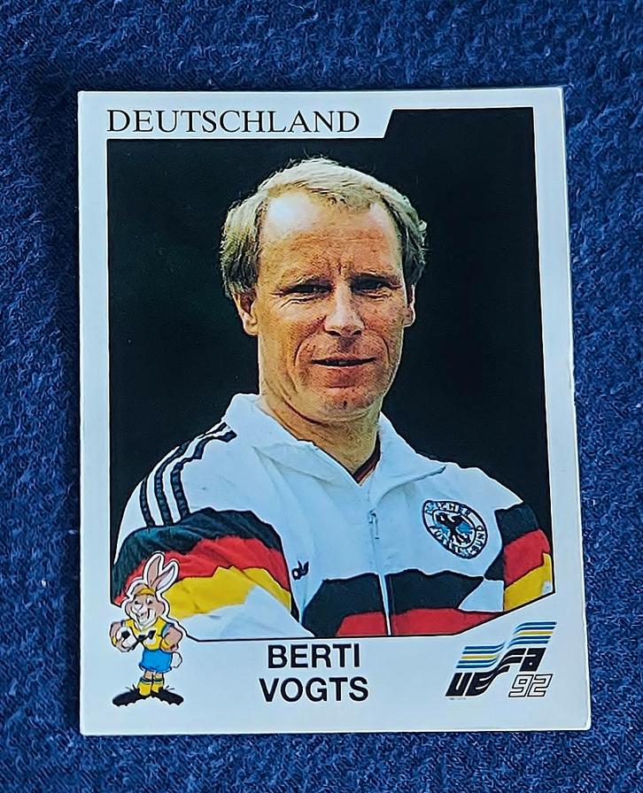 Panini sticker voetbal  ' Euro 1992 - Berti Vogts '  #193, Verzamelen, Sportartikelen en Voetbal, Nieuw, Poster, Plaatje of Sticker