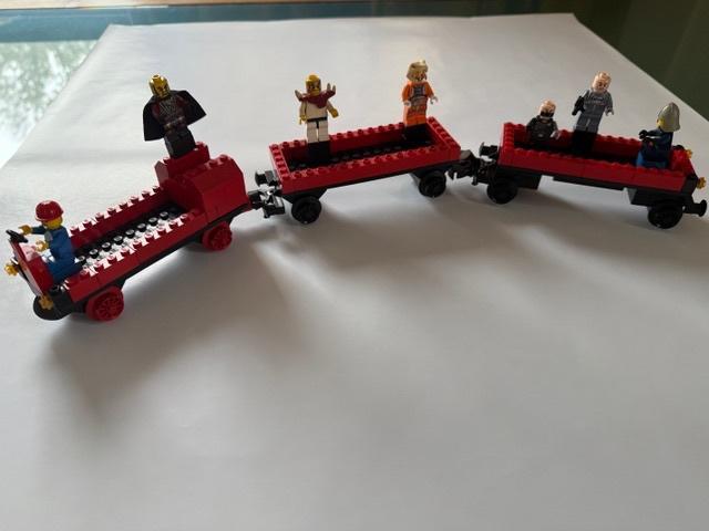 Lego trein 3 wagons, 7 popjes, Kinderen en Baby's, Speelgoed | Duplo en Lego, Zo goed als nieuw, Lego, Complete set, Ophalen