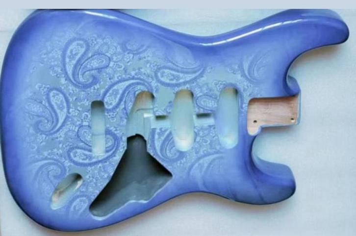 Stratocaster Blue Paisley Body” new “, Muziek en Instrumenten, Instrumenten | Onderdelen, Verzenden