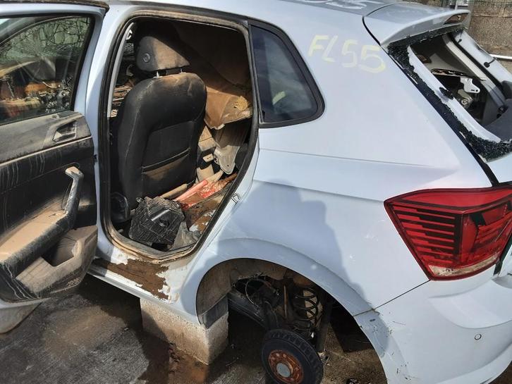 SPATBORD LINKS ACHTER Volkswagen Polo VI (AW1), Auto-onderdelen, Carrosserie, Spatbord, Volkswagen, Achter, Links, Gebruikt