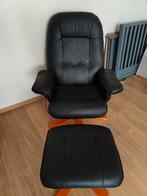 Zwarte relaxstoel met voetensteun, Huis en Inrichting, Fauteuils, Ophalen, Gebruikt