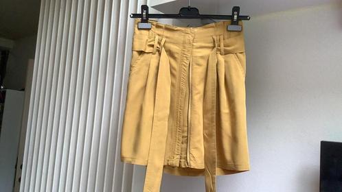 Très jolie jupe jaune ocre. XS, Vêtements | Femmes, Jupes, Comme neuf, Taille 34 (XS) ou plus petite, Jaune, Enlèvement ou Envoi