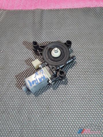 raammotor links v skoda karoq artkelnr 5q0959801 b beschikbaar voor biedingen