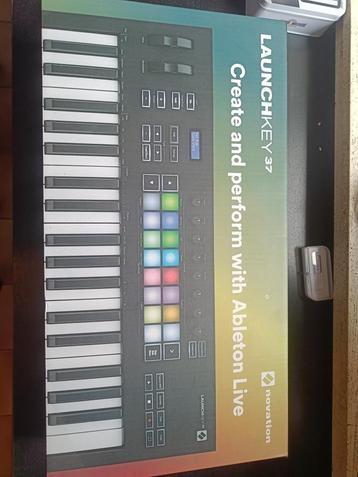 Novation Launchkey 37 beschikbaar voor biedingen