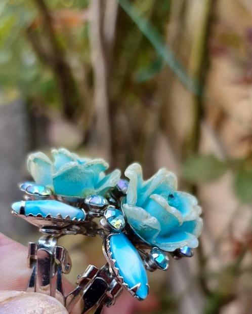 Oude chique knoppen., Handtassen en Accessoires, Oorbellen, Verzenden