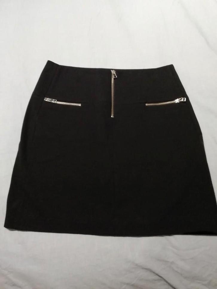 Mooie zwarte geklede rok, NIEUW, Vêtements | Femmes, Jupes, Neuf, Taille 38/40 (M), Noir, Au-dessus du genou, Enlèvement ou Envoi