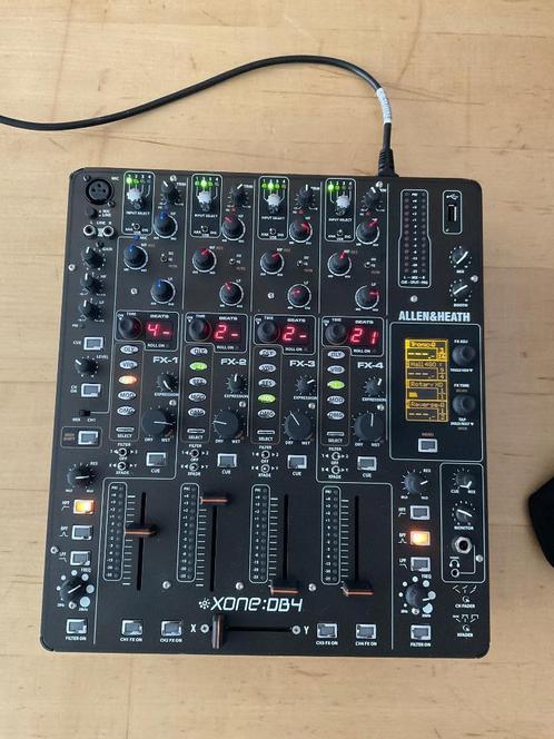 Xone:DB4, Muziek en Instrumenten, Mengpanelen, Zo goed als nieuw, Minder dan 5 kanalen, Ophalen