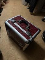 Coffre à maquillage/soin bordeaux à imprimé crocodile, Bijoux, Sacs & Beauté, Boîtes de maquillage & Beauty case, Enlèvement, Comme neuf