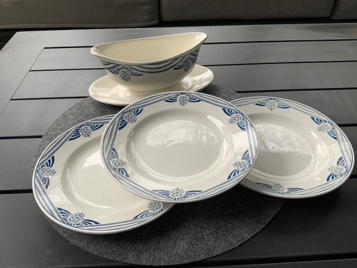 Saucière et assiettes Boch Frères La Louvière, Antiquités & Art, Antiquités | Céramique & Poterie, Enlèvement ou Envoi