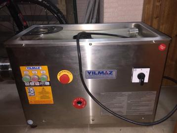 Professionele vleesmolen – YILMAZ INOX 2010 TR – 600 kg/u beschikbaar voor biedingen