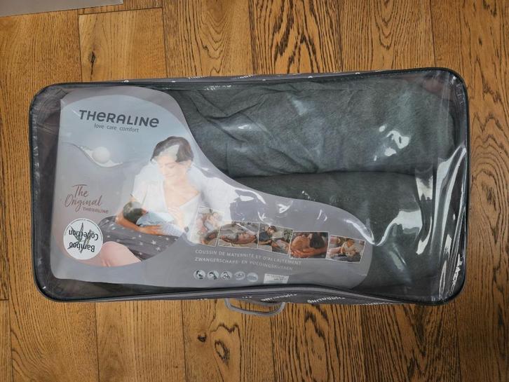 Theraline voedingskussen – €12, Kinderen en Baby's, Babyvoeding en Toebehoren, Gebruikt, Voedingskussen, Ophalen