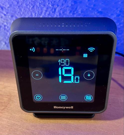 Honeywell T6R thermostaat - aangesloten!, Doe-het-zelf en Bouw, Thermostaten, Zo goed als nieuw, Slimme thermostaat, Ophalen