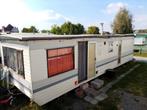 Sta caravan voor verplaatsing