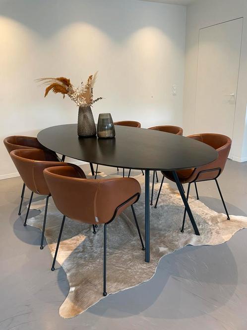 Studio Henk ovalen eettafel New Classic, Huis en Inrichting, Tafels | Eettafels, Zo goed als nieuw, Ophalen