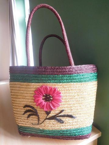 Sac cabas en osier fleuri