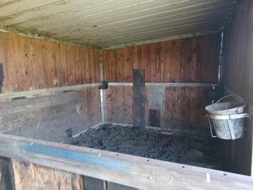 2 Paardenstallen