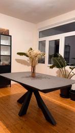 Eettafel in grijze steen (uitrekbaar) ZONDER STOELEN, Huis en Inrichting, Tafels | Eettafels, Ophalen