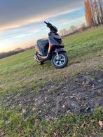 Zip 70 cc a klasse met papieren, Fietsen en Brommers, Ophalen, 70 cc, Klasse A (25 km/u), Zo goed als nieuw