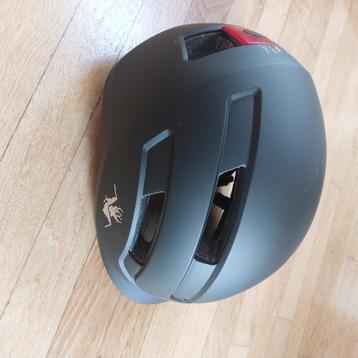 Nieuwe fietshelm, nooit gebruikt, Neuf, Kovapaa, M, Enlèvement