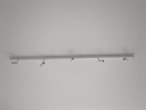 Lampe de plafond IKEA Bäve à 5 lumières LED, Maison & Meubles, Lampes | Plafonniers, Comme neuf, Métal, Enlèvement
