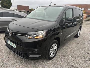 Toyota pro ace automaat weinig km! beschikbaar voor biedingen