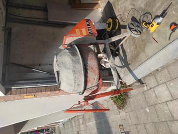 Betonmolen Atika, 75kg beschikbaar voor biedingen