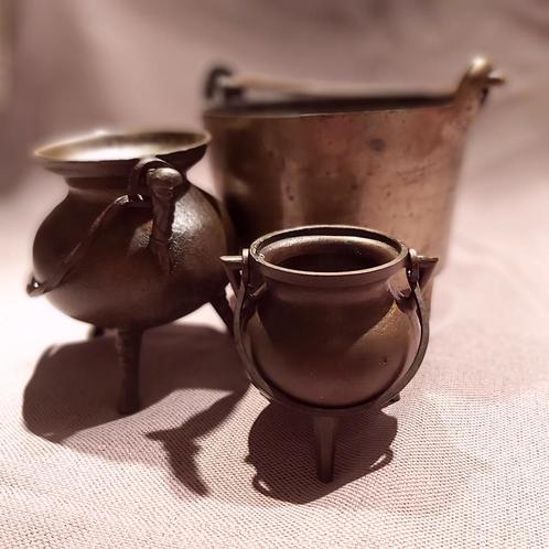 Antiek bronzen grape/ heksenketeltjes, Antiek en Kunst, Antiek | Brons en Koper, Brons, Ophalen of Verzenden