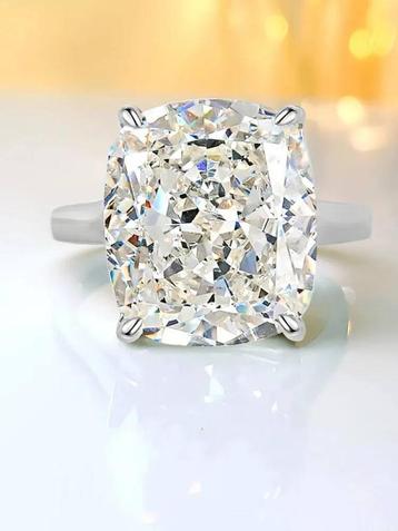 Nieuwe schitterende ring, "crushed ice" 6 karaat beschikbaar voor biedingen
