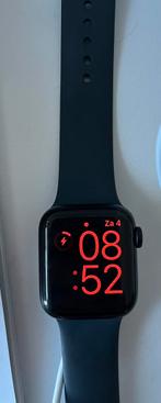 Apple Watch SE (2022) 4G 40mm Sportband S/M, Handtassen en Accessoires, Smartwatches, Nieuw, Apple, Hartslag, IOS