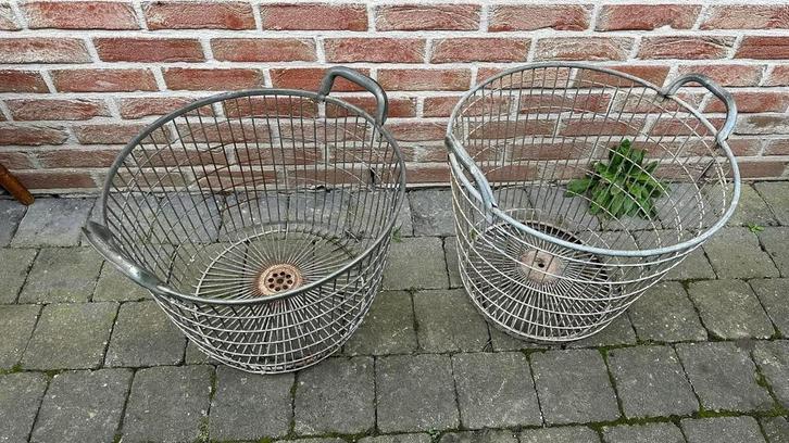 2 anciens paniers en metal, Antiek en Kunst, Antiek | Woonaccessoires, Ophalen