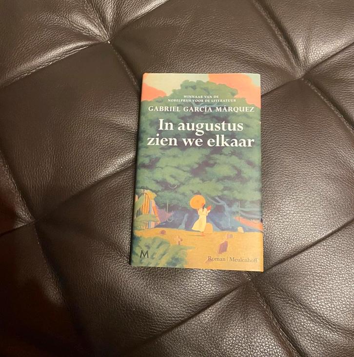 Gabriel García Márquez - In augustus zien we elkaar, Boeken, Literatuur, Zo goed als nieuw, Ophalen of Verzenden