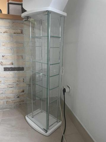 Vitrinekast of display  beschikbaar voor biedingen