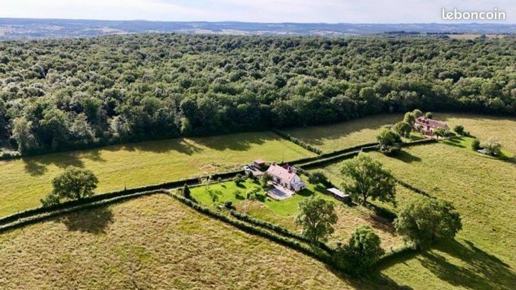 Charmante fermette avec 2 hectares de terrain SUD Bourgogne, Immo, Buitenland, Frankrijk, Woonhuis, Landelijk