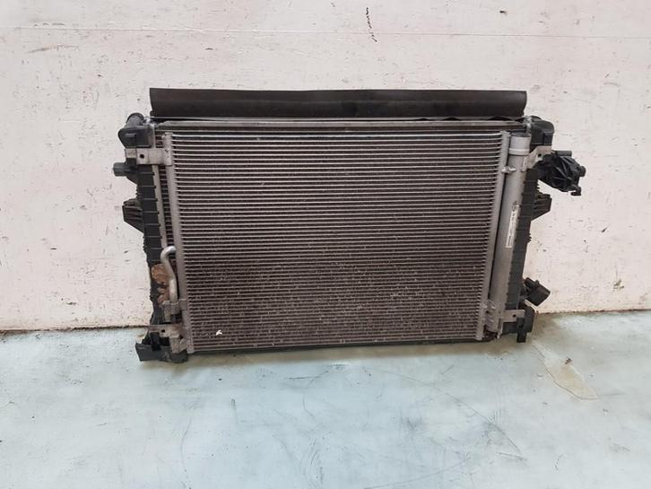 RADIATEUR COMPLEET Volkswagen Golf VIII (CD1) (01-2019/-), Auto-onderdelen, Airco en Verwarming, Volkswagen, Gebruikt