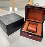 Nouvelle boîte à montres TAG Heuer en bois en japonais, Bijoux, Sacs & Beauté, Accessoires Autre, Horlogedoos, Enlèvement ou Envoi