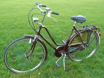 Leuke Hollandse vintage damesfiets Sparta (zwanenhalsmodel) beschikbaar voor biedingen