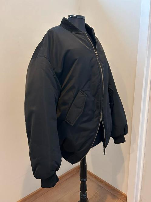 11wedone zwarte bomber 749 eur, Kleding | Dames, Jassen | Winter, Ophalen of Verzenden