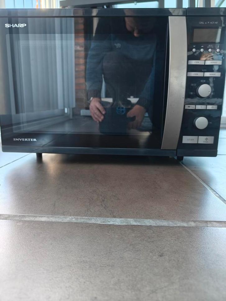 Sharp R-94 ST microgolfoven met grill en convectie, Elektronische apparatuur, Microgolfovens, Zo goed als nieuw, Inbouw, Microgolfoven