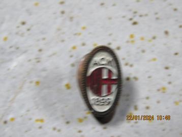AC Milan button (knoopsgat)