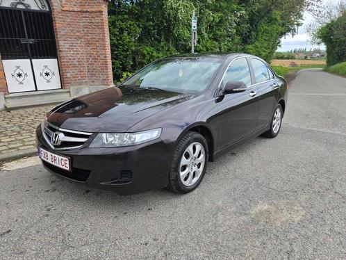 Honda Accord 2.0 121800Km carnet complet, Auto's, Honda, Bedrijf, Accord, ABS, Airbags, Airconditioning, Boordcomputer, Centrale vergrendeling