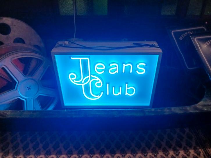 Jeans club neon reclame, Verzamelen, Merken en Reclamevoorwerpen, Ophalen