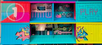LOL CLUB HOUSE  LOL CLUBHUIS  beschikbaar voor biedingen
