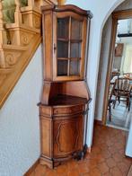 Hoekkast met vitrine, Ophalen