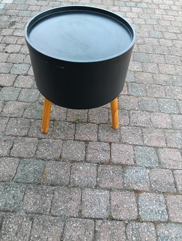 Dranktafeltje  beschikbaar voor biedingen