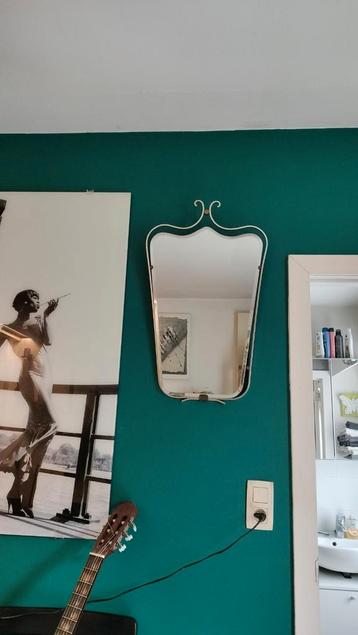 Vintage mid-century spiegel  beschikbaar voor biedingen