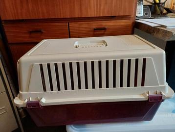Transport box voor poes of kleine hond  beschikbaar voor biedingen