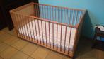 Lit bébé sur roulettes, couleur bois clair, Matelas, 70 à 85 cm, Comme neuf, Enlèvement