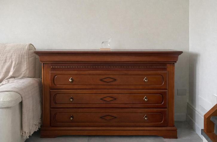 commode en bois massif – style classique, Maison & Meubles, Armoires | Dressoirs, Utilisé, Enlèvement